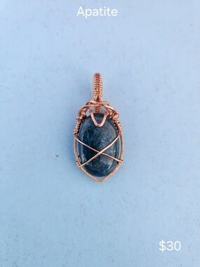 Wire-Wrapped Apatite Pendant in Copper